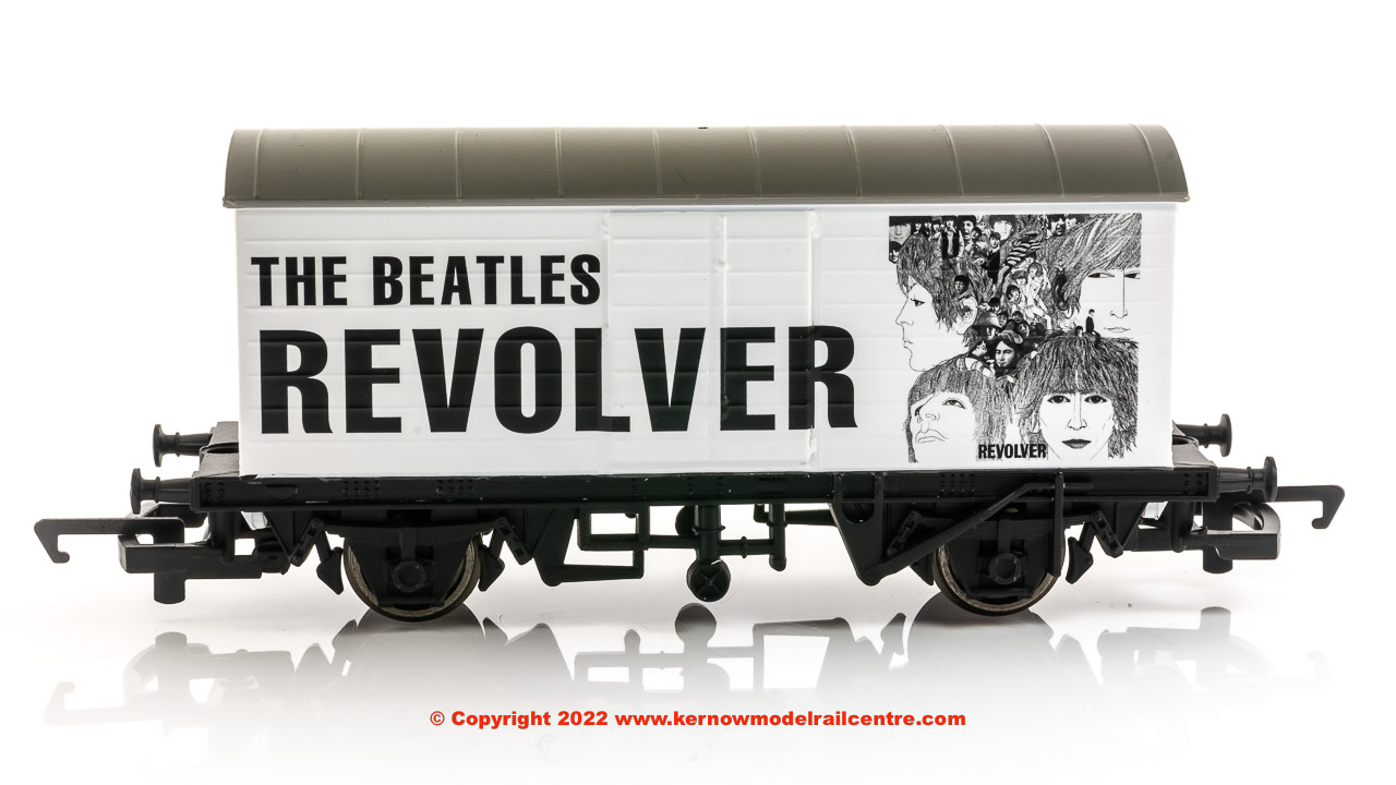 R60152 Hornby The Beatles 'Revolver' Wagon
